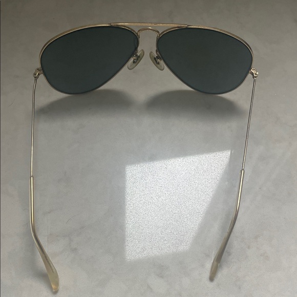 Ray-Ban Classic Gold Aviators with Black Lenses Vintage- purchased around 1990. - Picture 4 of 7